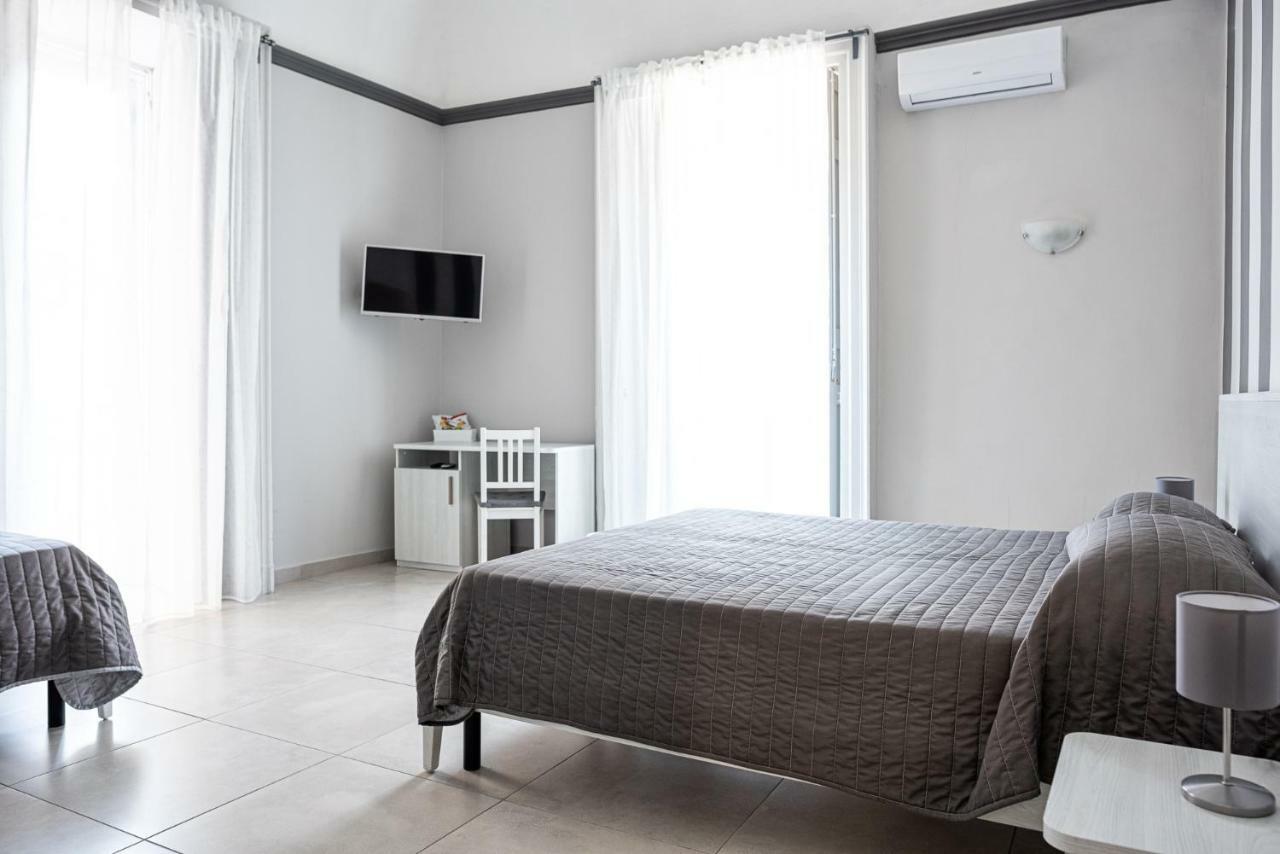 Hotel Costanza 카타니아 외부 사진
